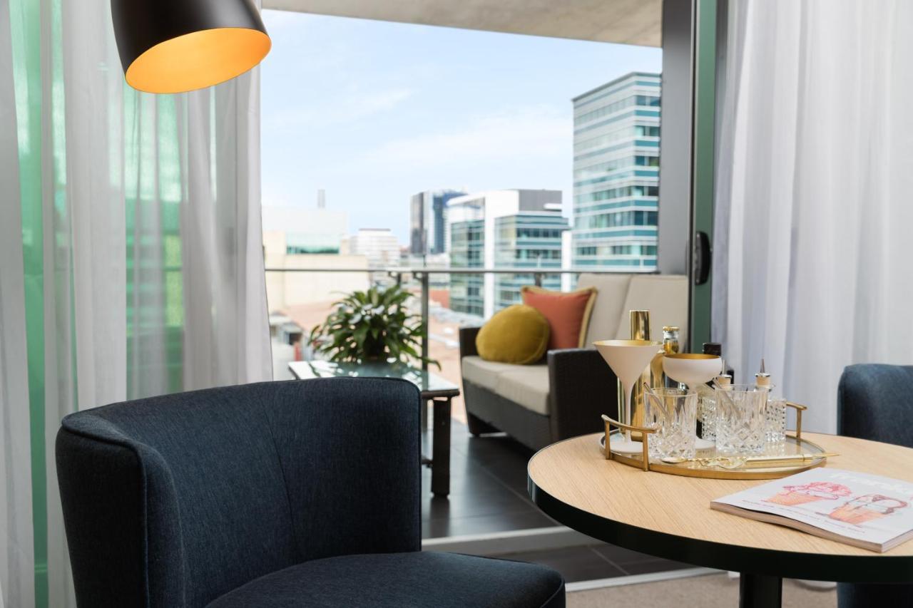 Ovolo The Valley Брисбен Экстерьер фото A room at the hotel
