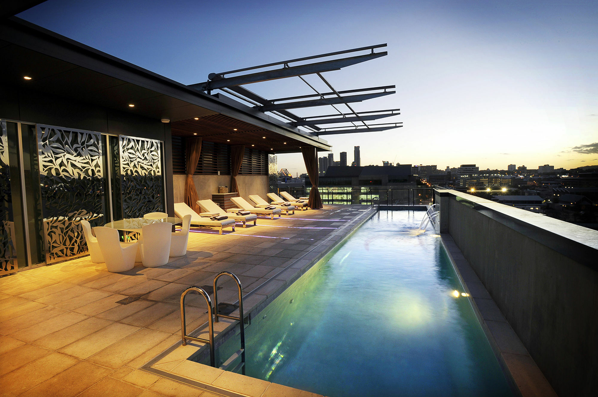 Ovolo The Valley Брисбен Экстерьер фото Rooftop pool at the Mandarin Oriental, Barcelona