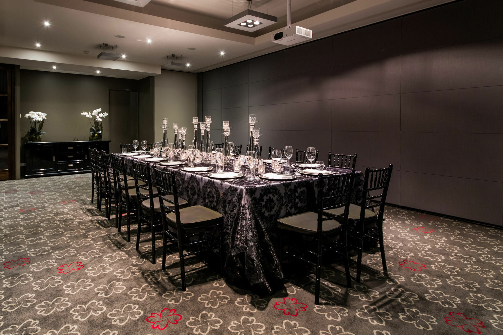 Ovolo The Valley Брисбен Экстерьер фото The Boardroom